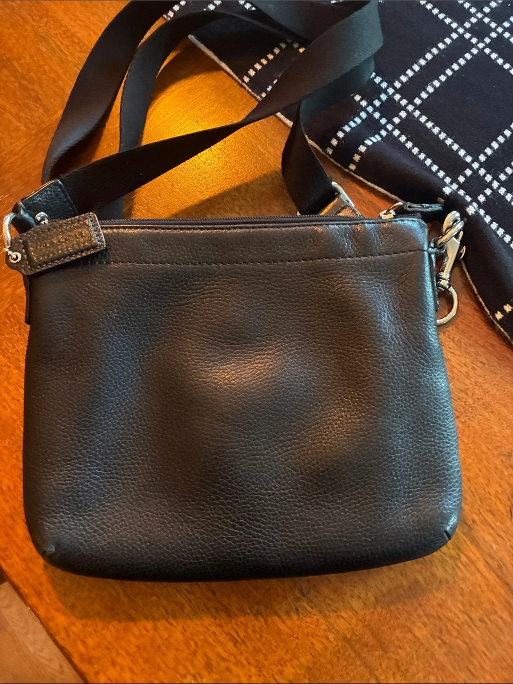 Coach Vintage Park Black Pebbled Leather Swingpack Crossbody + silver turnlock